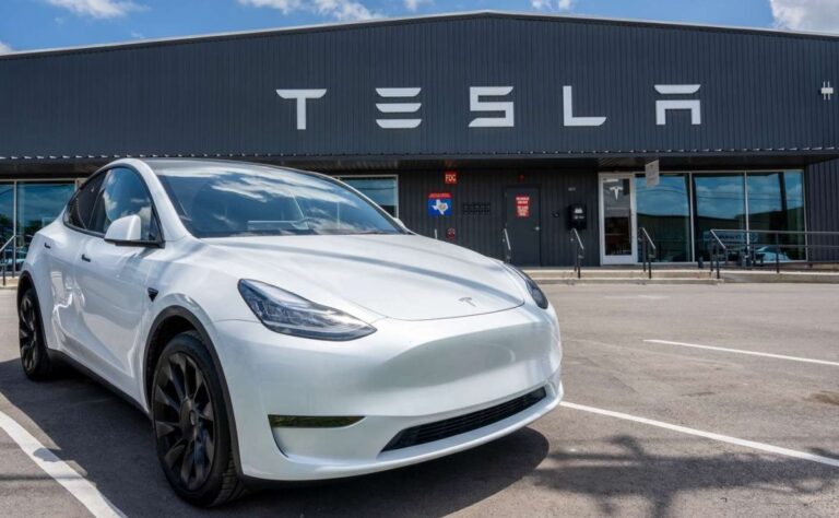 Tesla Faces New NHTSA Investigation Over ‘Smart Summon’ Technology